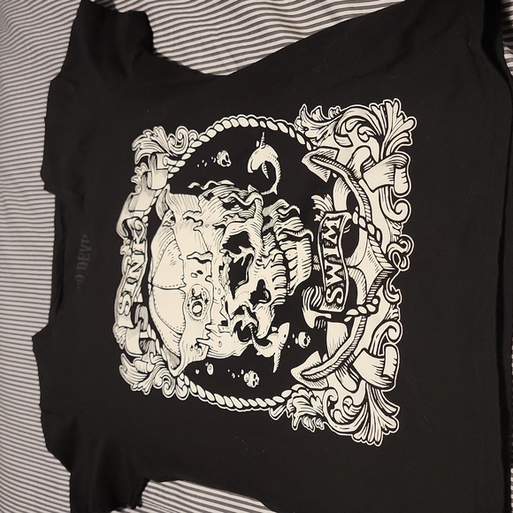 Red devil tshirt - Picture 2 of 5